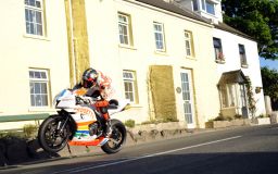motorcycles - ian-hutchinson-supersport.jpg