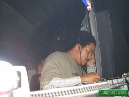 photo_archive 2002-04-27-1070186235 - P4240816.jpg