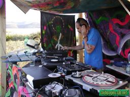 photo_archive 2002-05-18-1070183519 - P1010025_3.jpg