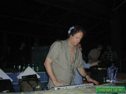 photo_archive 2002-06-01-1070183668 - 0101_092.jpg