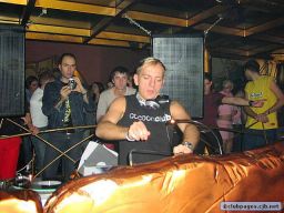 photo_archive 2002-11-15-1062152121 - 03830009.jpg