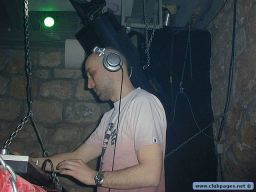 photo_archive 2003-03-08-1062151310 - 0101_073.jpg