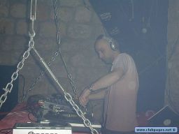 photo_archive 2003-03-08-1062151310 - 0101_085.jpg