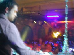 photo_archive 2004-12-31-1104671952 - nova2005-part2013.jpg