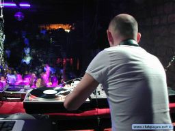 photo_archive 2005-04-02-1113426612 - 127.jpg