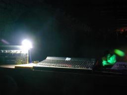 photo_archive 2005-04-30-1133548017 - dundov30.4.05027_resize.jpg