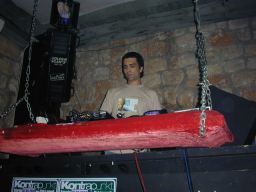 photo_archive 2005-04-30-1133548017 - dundov30.4.05144_resize.jpg