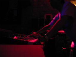 photo_archive 2005-04-30-1133548017 - dundov30.4.05133_resize.jpg