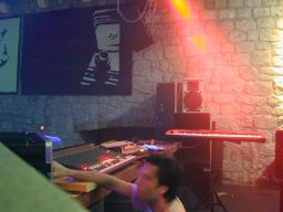 photo_archive 2005-04-30-1133548017 - dundov30.4.05035_resize.jpg