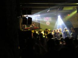 photo_archive 2005-12-31-1137851728 - 02_gate2006_filtered_resize_resize.jpg