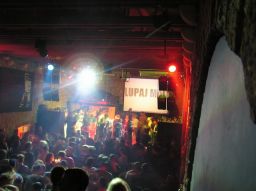 photo_archive 2005-12-31-1137851728 - 19_gate2006_filtered_resize_resize.jpg