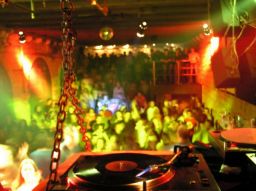 photo_archive 2005-12-31-1137851728 - 15_gate2006_filtered_resize_resize.jpg