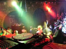 photo_archive 2005-12-31-1137851728 - P1010047_filtered_resize_resize.jpg