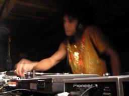 photo_archive 2005-12-31-1137851728 - P1010146_filtered_resize_resize.jpg