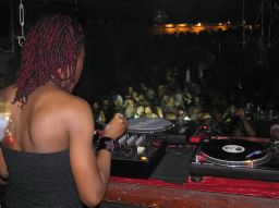 photo_archive 2005-12-31-1137851728 - P1010010_filtered_resize_resize.jpg