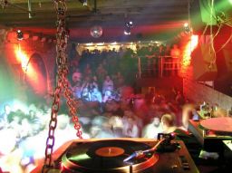 photo_archive 2005-12-31-1137851728 - 14_gate2006_filtered_resize_resize.jpg