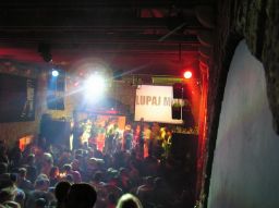 photo_archive 2005-12-31-1137851728 - 20_gate2006_filtered_resize_resize.jpg