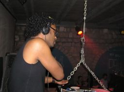 photo_archive 2005-12-31-1137851728 - P1010051_filtered_resize_resize.jpg