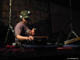 photo_archive 2006-03-31-1143903913 - DSCN0074_resize.jpg