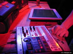 photo_archive 2006-05-27-1149278419 - DSCN0045_resize.jpg