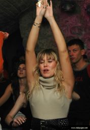 photo_archive 2006-11-11-1164139298 - DSC_7828_resize.jpg